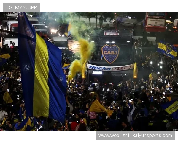 博卡青年门将神勇扑救赢得掌声，博卡青年球迷